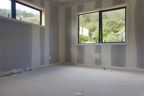 Photo of property in 9 Lowry Heights, Stokes Valley, Lower Hutt, 5019