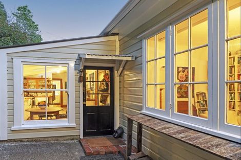 Photo of property in 12 Northland Road, Northland, Wellington, 6012