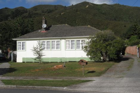 Photo of property in 7 Saxby Grove, Naenae, Lower Hutt, 5011