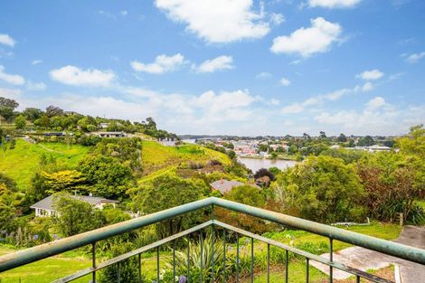 Photo of property in 8 Wairere Road, Bastia Hill, Whanganui, 4500