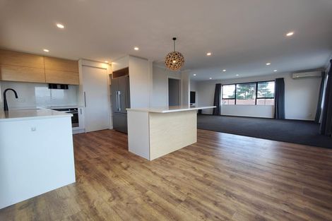 Photo of property in 17 Nalanda Crescent, Broadmeadows, Wellington, 6035