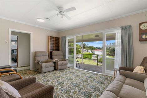 Photo of property in 16 View Street, Maungaturoto, 0520