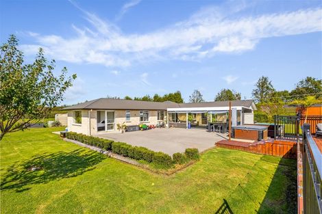 Photo of property in 773 Waitakere Road, Kumeu, 0891