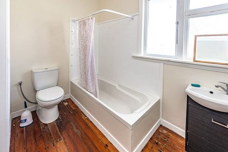 Photo of property in 28 Totara Street, Tawhero, Whanganui, 4501