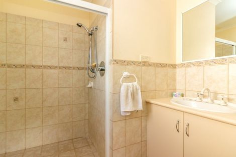 Photo of property in 43 Thames Road, Paeroa, 3600