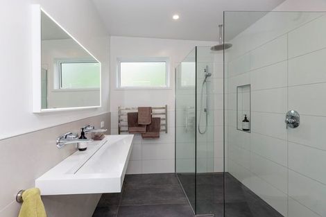 Photo of property in 20 Pingau Street, Paekakariki, 5034