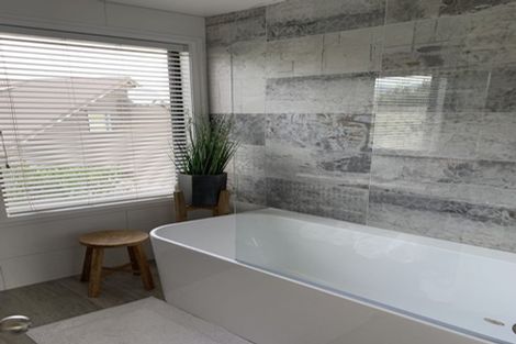 Photo of property in 8 Bradbourne Way, Lower Shotover, Queenstown, 9371