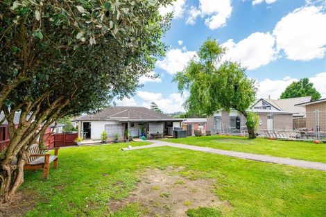 Photo of property in 39 Kingdale Road, Henderson, Auckland, 0610