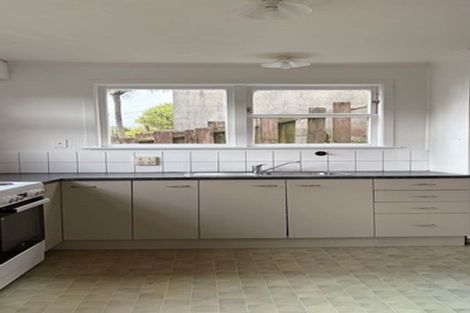 Photo of property in 147 Ruskin Road, Newlands, Wellington, 6037