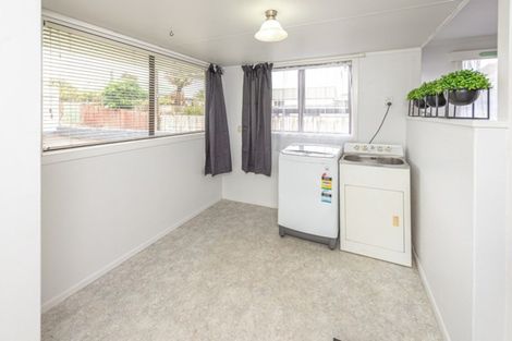 Photo of property in 9 Swiss Avenue, Gonville, Whanganui, 4501