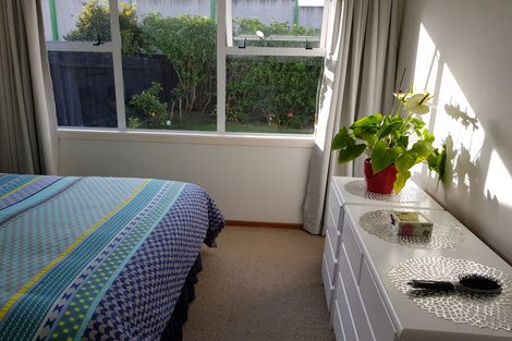 Photo of property in 2/34a Parr Road South, Point Chevalier, Auckland, 1025