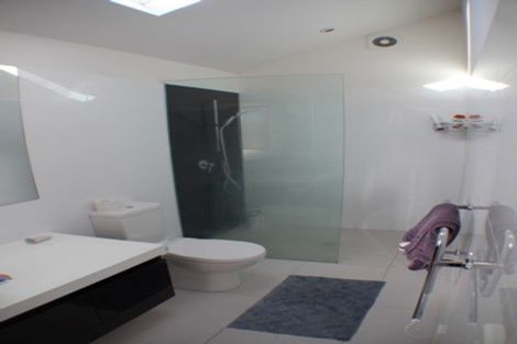 Photo of property in 13a Porritt Avenue, Mount Victoria, Wellington, 6011