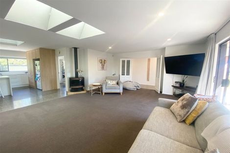 Photo of property in 32 Orlando Crescent, Waimairi Beach, Christchurch, 8083