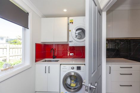 Photo of property in 122 Ruapehu Street, Paraparaumu, 5032