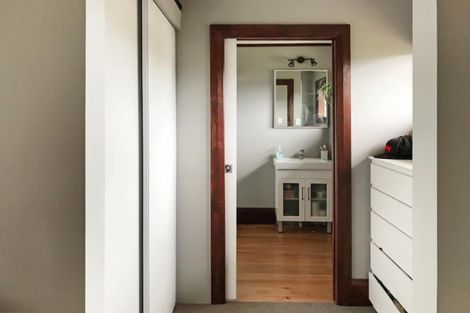 Photo of property in 82 Napier Terrace, Hospital Hill, Napier, 4110