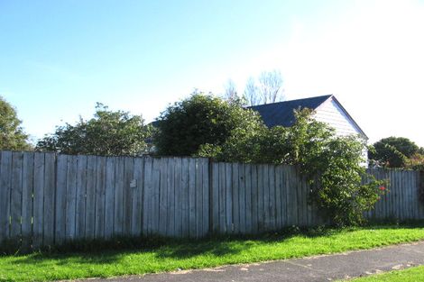 Photo of property in 90 Flanshaw Road, Te Atatu South, Auckland, 0610
