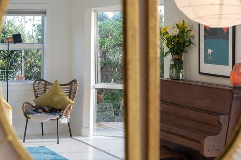 Photo of property in 22 Aperahama Street, Paekakariki, 5034