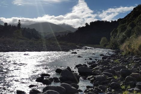 Photo of property in 1 Takapari Road, Pohangina, Ashhurst, 4884