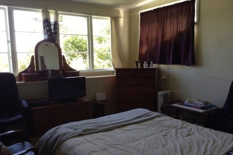 Photo of property in 10 Taungata Road, York Bay, Lower Hutt, 5013