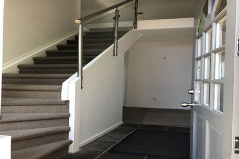 Photo of property in 6a Vincent Road, Northcote Point, Auckland, 0627