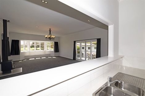 Photo of property in 25 Taupaki Road, Taupaki, Henderson, 0782