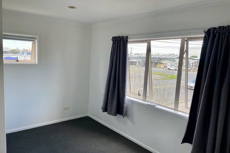 Photo of property in 1/4 Keeling Road, Henderson, Auckland, 0612