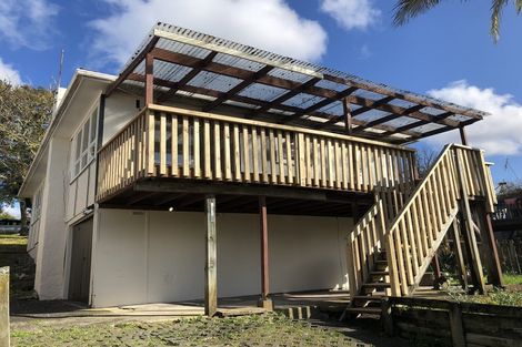 Photo of property in 3 Christina Avenue, Te Atatu South, Auckland, 0602