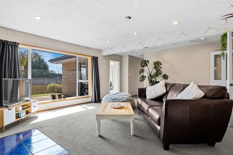 Photo of property in 122 Aorangi Road, Bryndwr, Christchurch, 8053