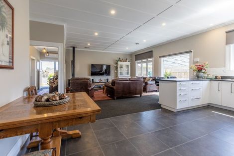 Photo of property in 57 Swinburn Street, Dannevirke, 4930