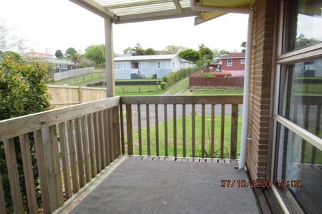 Photo of property in 4 Helleur Road, Massey, Auckland, 0614