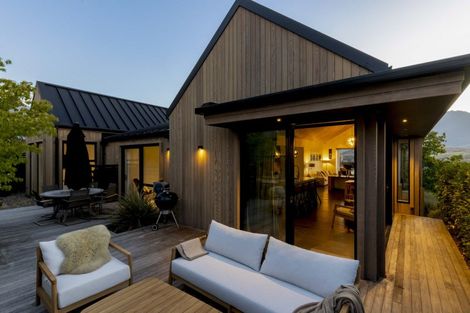 Photo of property in 31 Falconer Rise, Jacks Point, Queenstown, 9371