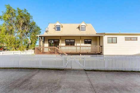 Photo of property in 6 Te Moau Avenue, Parakai, 0830