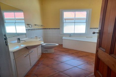 Photo of property in 106 Brougham Street, Mount Victoria, Wellington, 6011