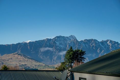 Photo of property in 6a Dart Place, Fernhill, Queenstown, 9300