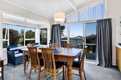 Photo of property in 15 Leon Place, Waitara, 4320