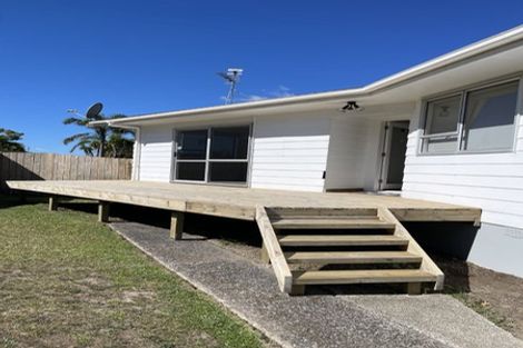 Photo of property in 7 Pitcher Place, Glen Eden, Auckland, 0602