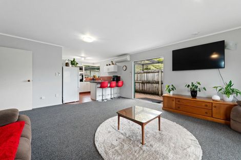 Photo of property in 21 Capricorn Place, Kawaha Point, Rotorua, 3010