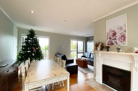 Photo of property in 1/1 Paparoa Road, Cockle Bay, Auckland, 2014