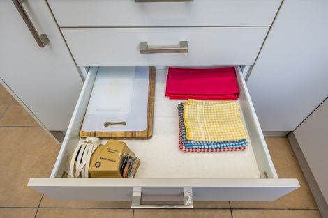 Photo of property in 2/10 Raewyn Place, Pakuranga, Auckland, 2010