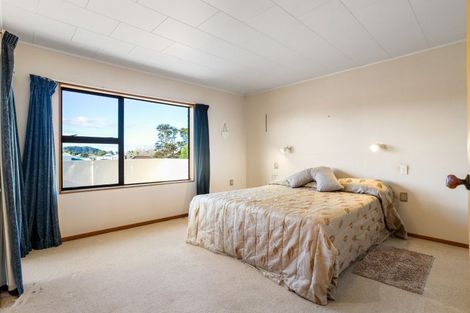 Photo of property in 115 Park Avenue, Whangamata, 3620