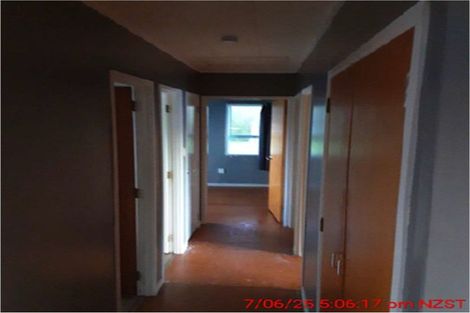 Photo of property in 1 Albany Road, One Tree Point, 0118