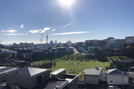 Photo of property in 1b/5 Charlotte Street, Eden Terrace, Auckland, 1021