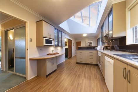Photo of property in 17 Scanlen Terrace, Kelston, Auckland, 0602