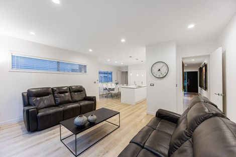 Photo of property in 21 Caldera Drive, Long Bay, Auckland, 0630