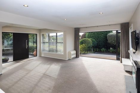 Photo of property in 31 Gleneagles Terrace, Ilam, Christchurch, 8053