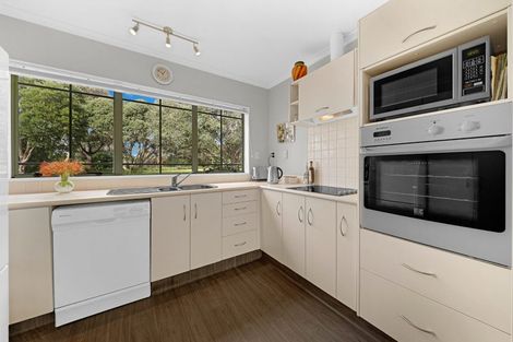 Photo of property in 6 Craiburn Street, Ranui, Auckland, 0612