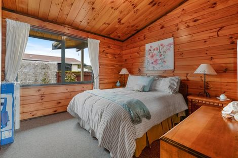 Photo of property in 36 Neri Crescent, Pomare, Rotorua, 3015