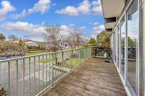 Photo of property in 18 Oakfield Street, Burnside, Christchurch, 8053
