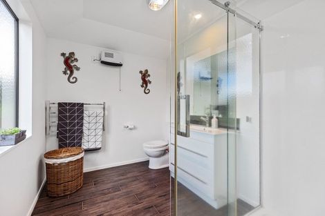 Photo of property in 135 Waikite Road, Welcome Bay, Tauranga, 3175