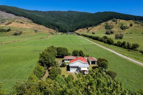 Photo of property in 1406 Queen Charlotte Drive, Linkwater, Picton, 7281